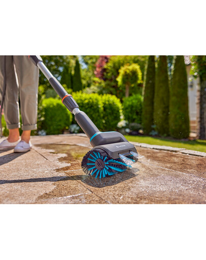 GARDENA Akumulatorowa szczotka do tarasów AquaBrush Universal 04/18V P4A z akumulatorem